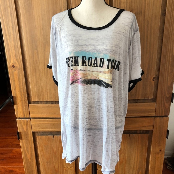 torrid Tops - *SOLD* Torrid Open Road Tours T-Shirt Size 3 22/24